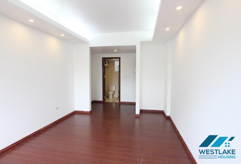 A lake side house for rent in Tay Ho, Ha Noi