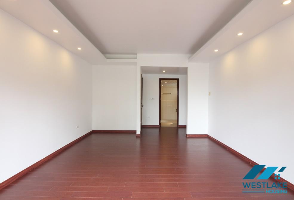 A lake side house for rent in Tay Ho, Ha Noi