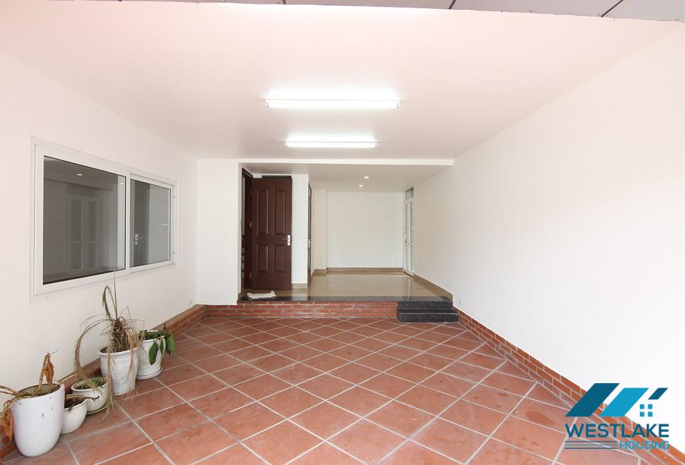 A lake side house for rent in Tay Ho, Ha Noi
