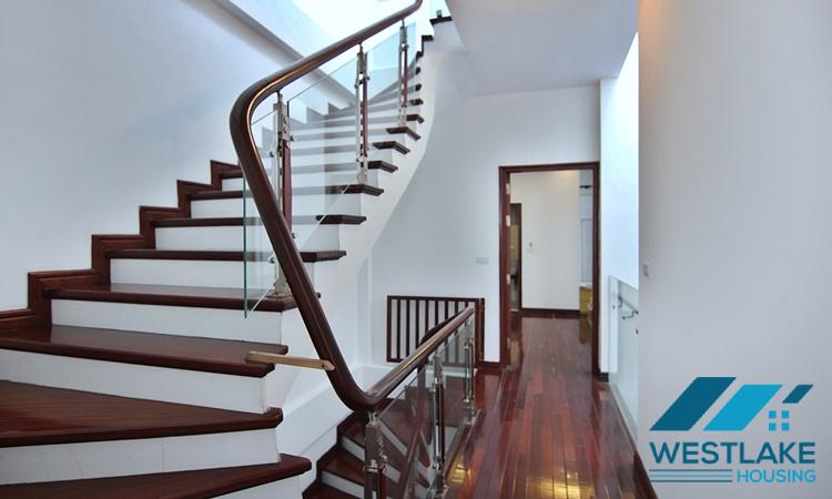 Nhà 5 Phòng Ngủ 5 Phòng Tắm Rộng Thoáng Cho Thuê Tại Phố Tây Hồ, Hà Nội