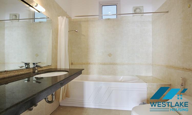 Nhà 5 Phòng Ngủ 5 Phòng Tắm Rộng Thoáng Cho Thuê Tại Phố Tây Hồ, Hà Nội