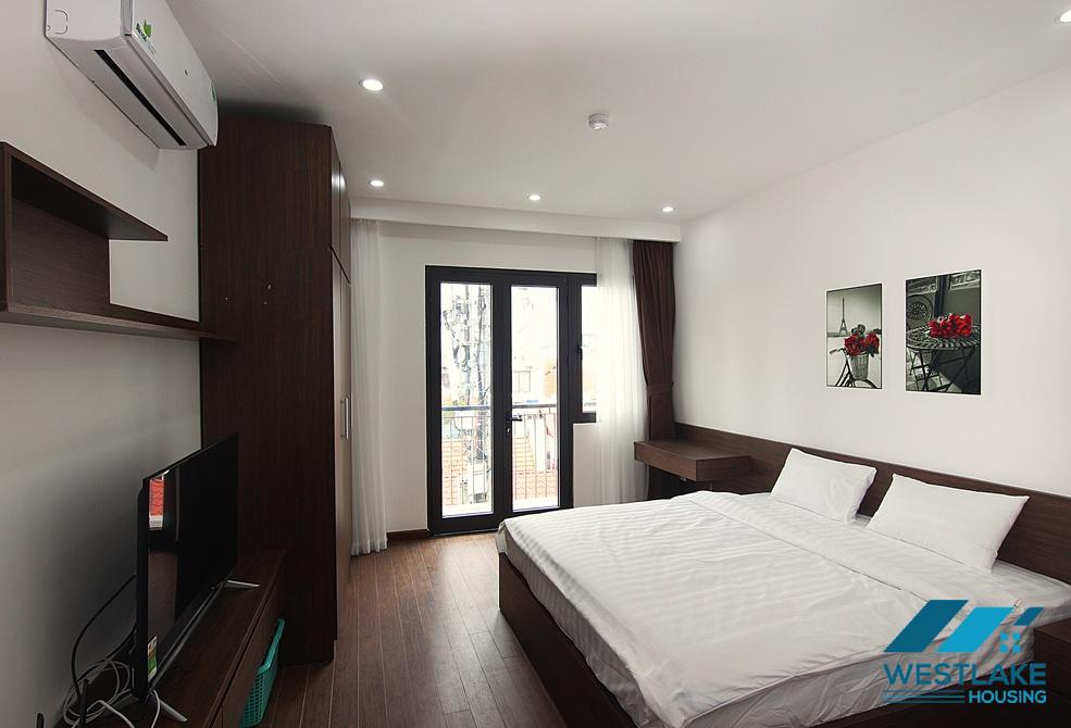 A cheap price apartment for rent on Xuan Dieu area, Tay Ho, Ha Noi
