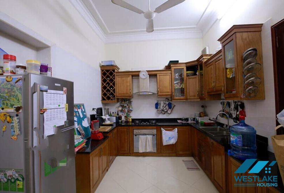 Biệt Thự 5 Phòng Ngủ Rộng, Hồ Bơi Ngoài Trợi Cho Thuê Tại Tây Hồ, Hà Nội