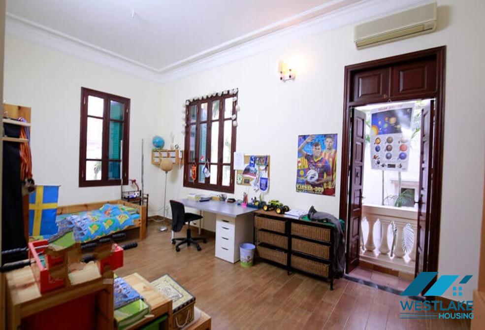 Biệt Thự 5 Phòng Ngủ Rộng, Hồ Bơi Ngoài Trợi Cho Thuê Tại Tây Hồ, Hà Nội