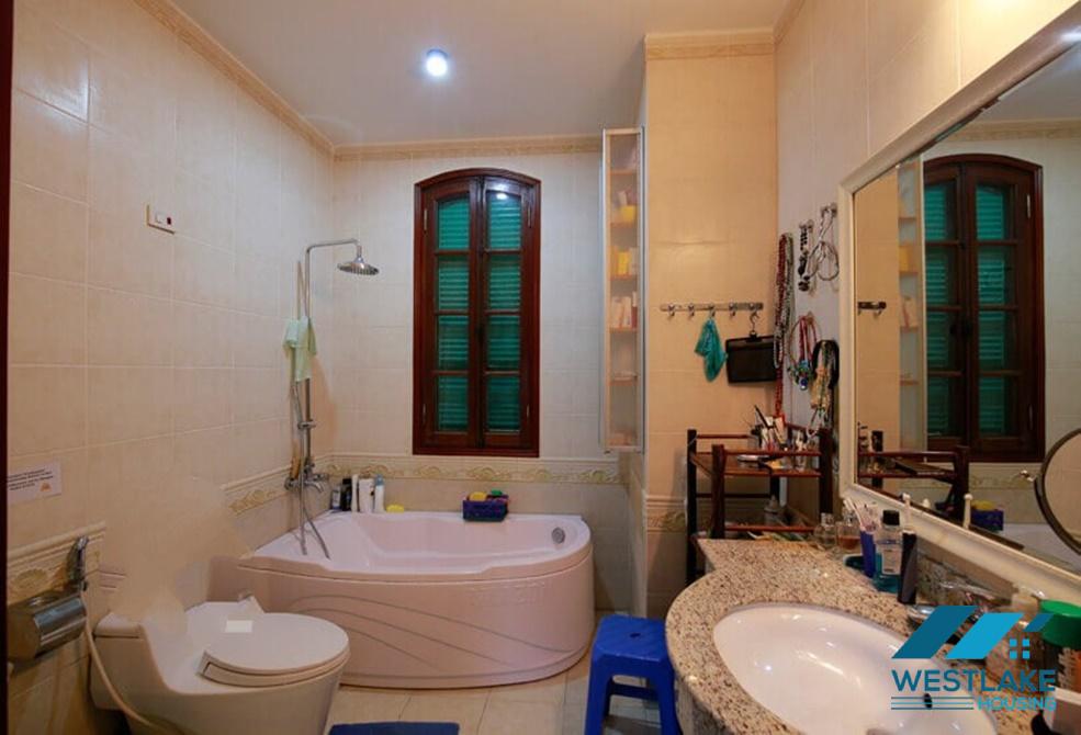 Biệt Thự 5 Phòng Ngủ Rộng, Hồ Bơi Ngoài Trợi Cho Thuê Tại Tây Hồ, Hà Nội
