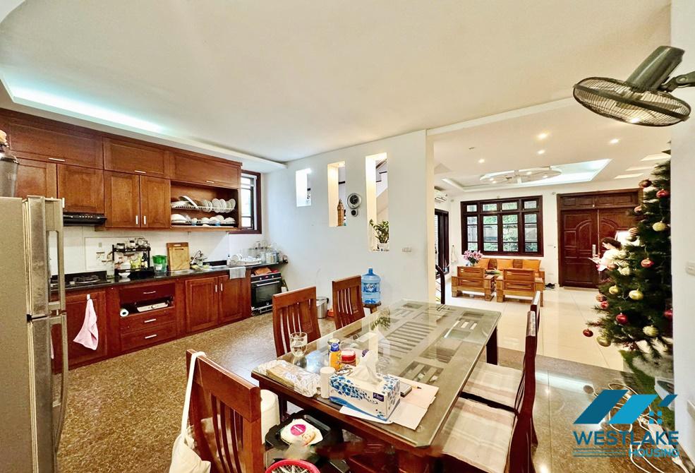 Garden four bedrooms house for rent in Tay Ho, Ha Noi