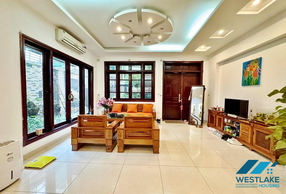 Garden four bedrooms house for rent in Tay Ho, Ha Noi