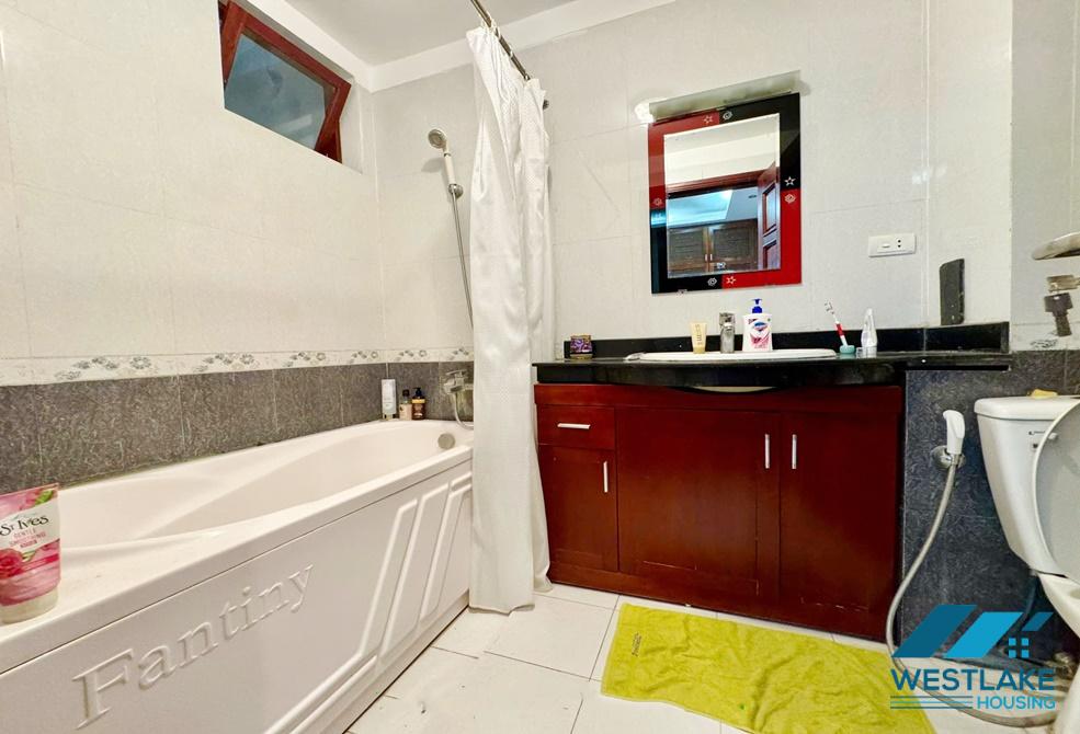 Garden four bedrooms house for rent in Tay Ho, Ha Noi