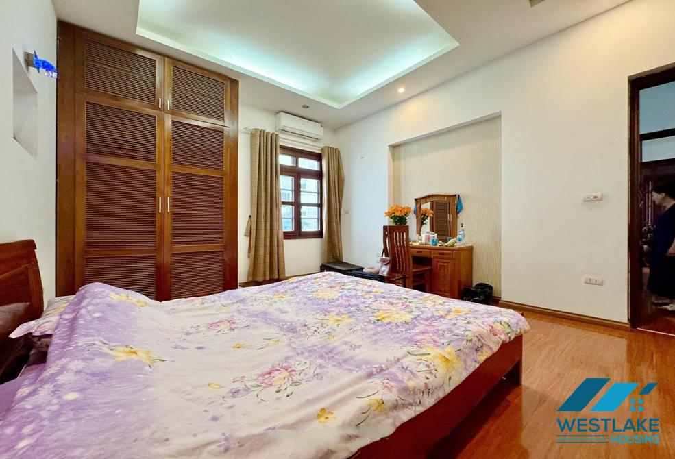 Garden four bedrooms house for rent in Tay Ho, Ha Noi