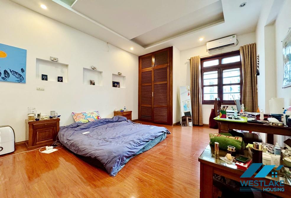 Garden four bedrooms house for rent in Tay Ho, Ha Noi