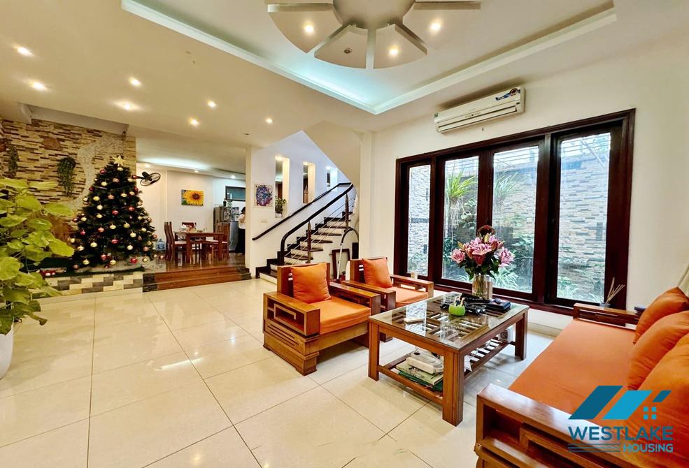 Garden four bedrooms house for rent in Tay Ho, Ha Noi