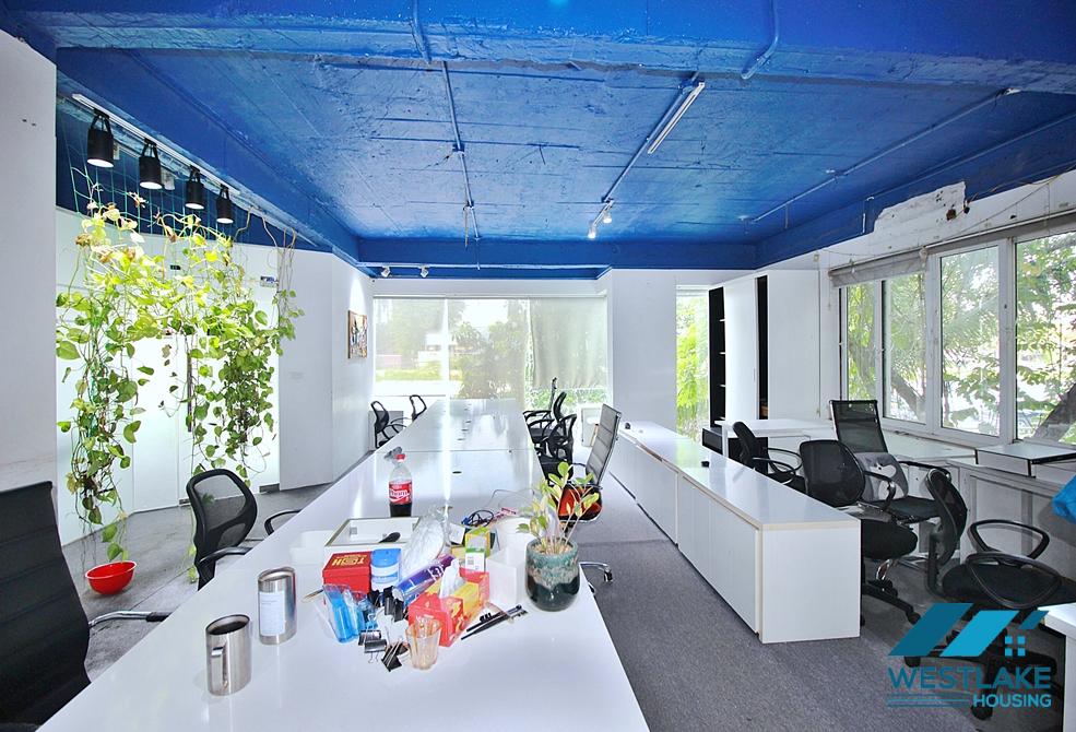 An office or coffee house with big yard for rent in Tay Ho, Ha Noi