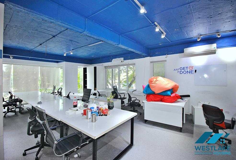 An office or coffee house with big yard for rent in Tay Ho, Ha Noi