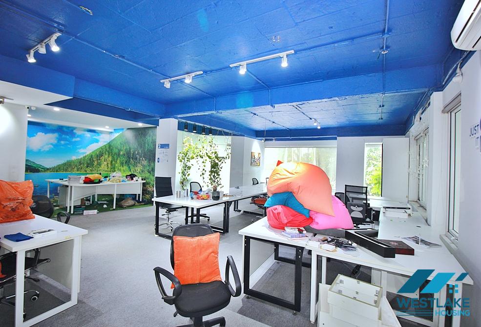 An office or coffee house with big yard for rent in Tay Ho, Ha Noi