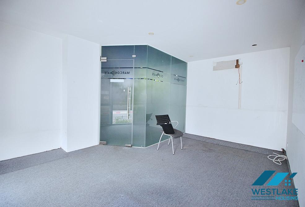 An office or coffee house with big yard for rent in Tay Ho, Ha Noi