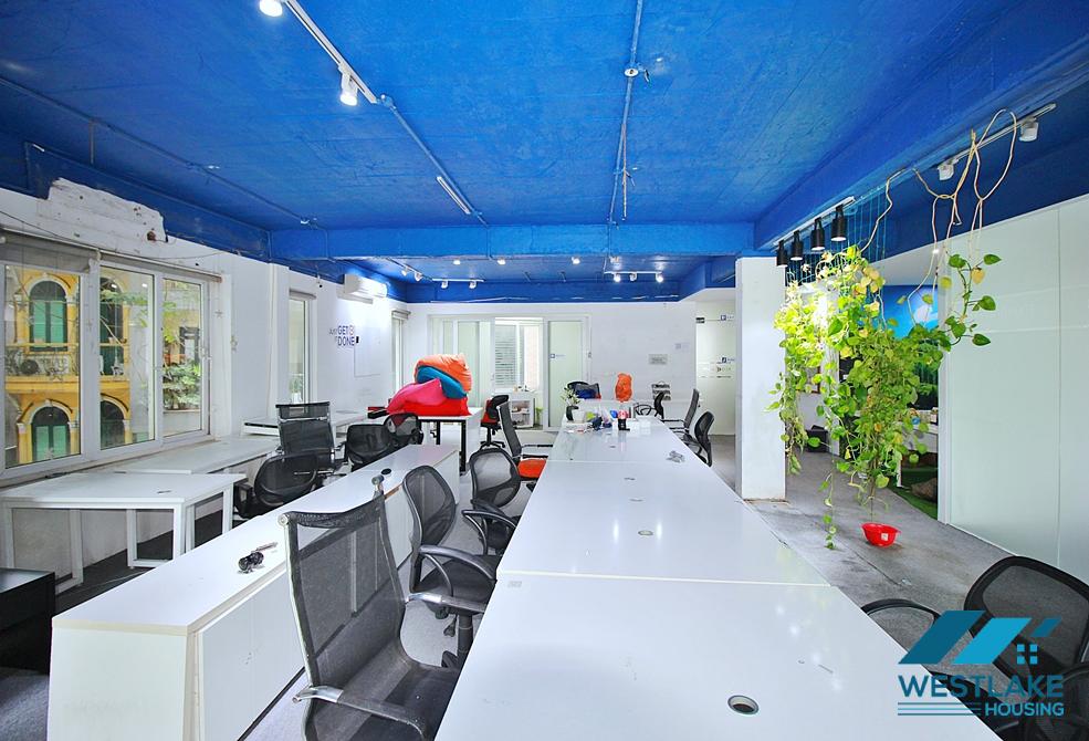 An office or coffee house with big yard for rent in Tay Ho, Ha Noi