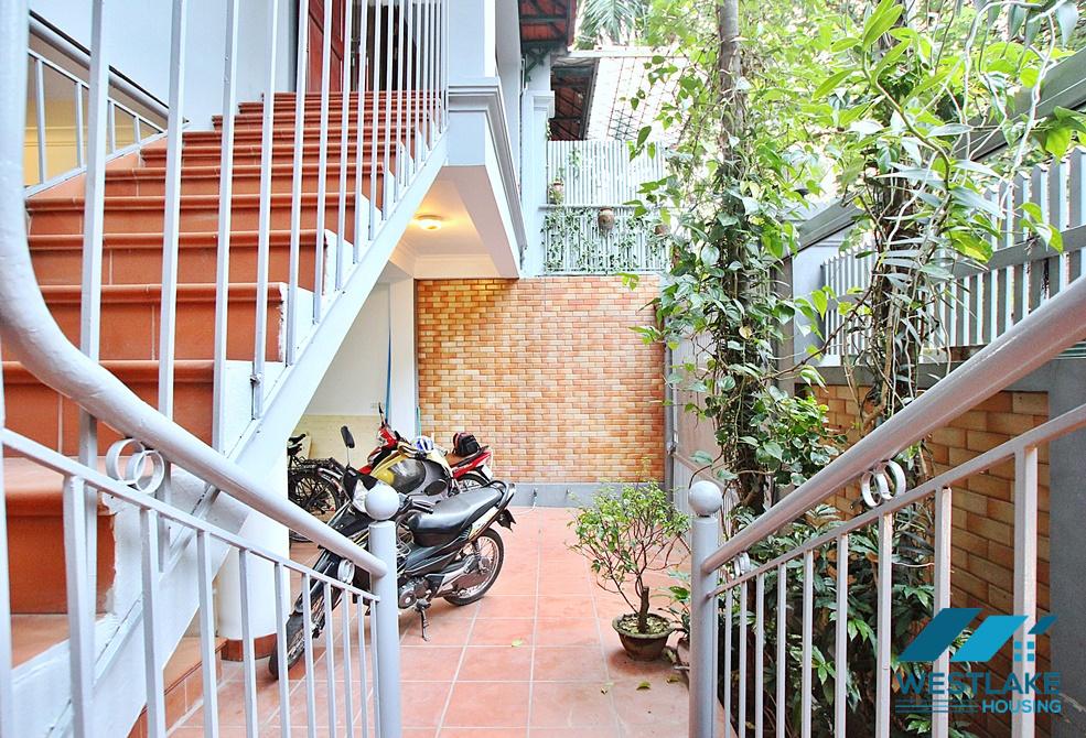 Ngôi Nhà Quyến Rũ 4 Phòng Ngủ Với  Hồ Bơi Rộng Thoáng Cho Thuê Tại Tây Hồ, Hà Nội