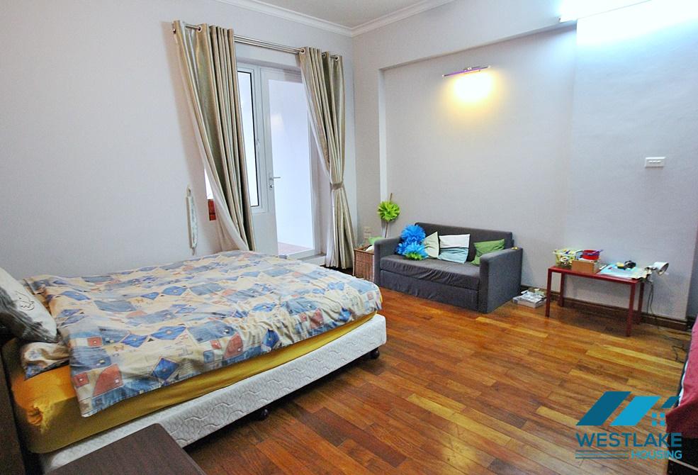 Ngôi Nhà Quyến Rũ 4 Phòng Ngủ Với  Hồ Bơi Rộng Thoáng Cho Thuê Tại Tây Hồ, Hà Nội