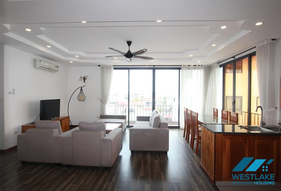 Bright 03 bedrooms apartment for rent on Au Co street, Tay Ho, Ha Noi