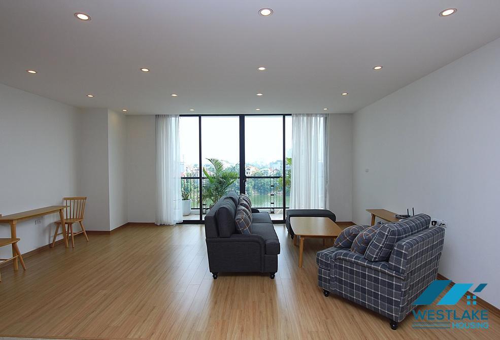 Lake view 3 bedrooms apartment for rent on Au Co street, Tay Ho district, Ha Noi