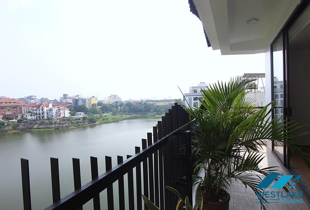 Lake view 3 bedrooms apartment for rent on Au Co street, Tay Ho district, Ha Noi