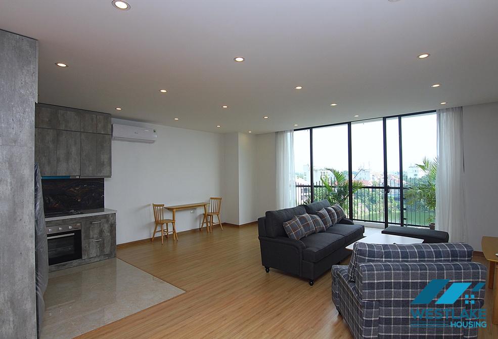 Lake view 3 bedrooms apartment for rent on Au Co street, Tay Ho district, Ha Noi