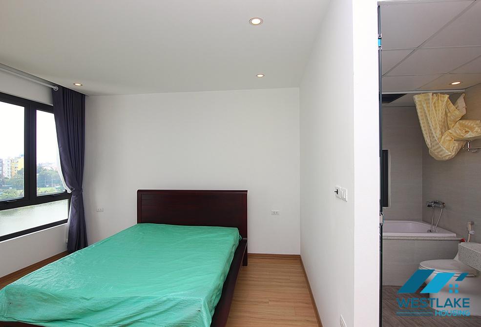Lake view 3 bedrooms apartment for rent on Au Co street, Tay Ho district, Ha Noi