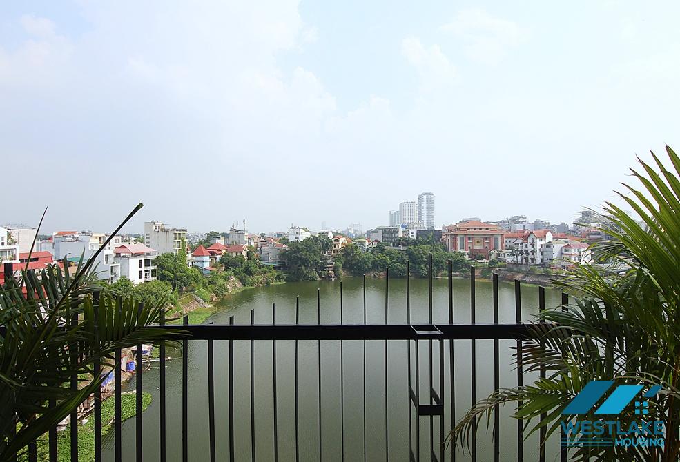 Lake view 3 bedrooms apartment for rent on Au Co street, Tay Ho district, Ha Noi
