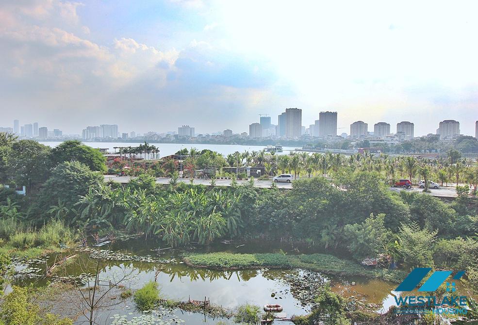 A bright 02 bedrooms apartment with lake view in Tay Ho, Ha Noi for lease