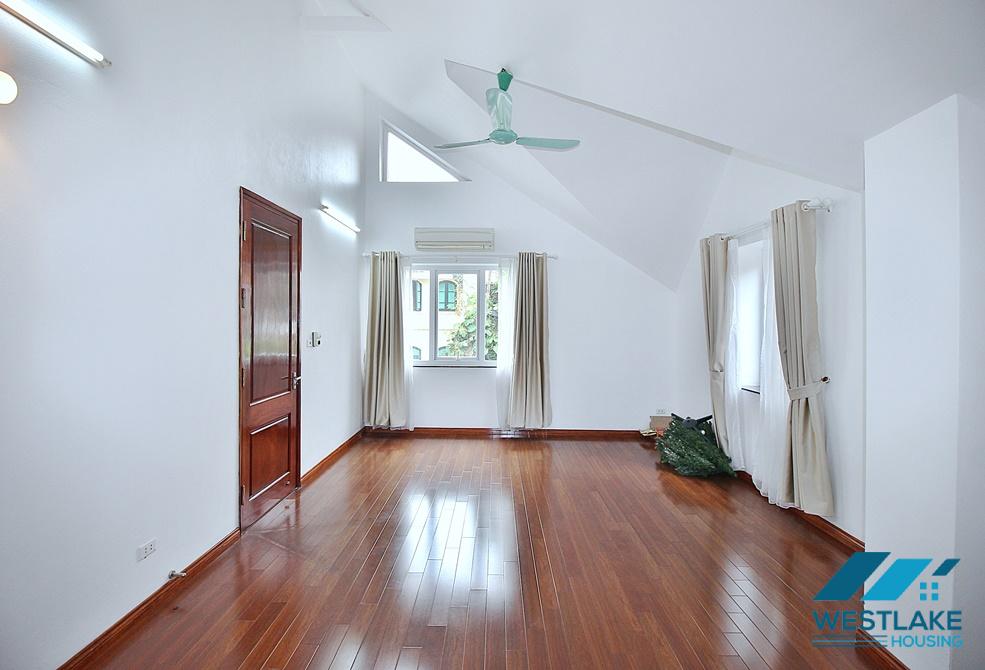 A spacious 5 bedroom house for lease in Tay Ho, Ha Noi