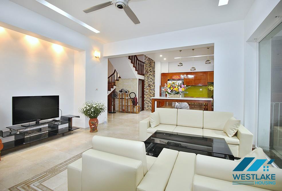 A spacious 5 bedroom house for lease in Tay Ho, Ha Noi