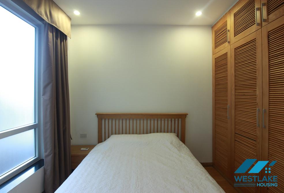 Nice 3 bedrooms apartment for lease in Xuan Dieu area , Tay Ho, Ha Noi
