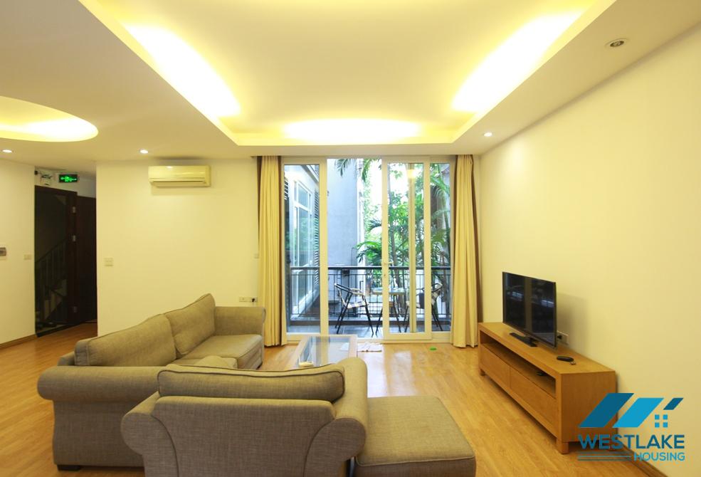 Nice 3 bedrooms apartment for lease in Xuan Dieu area , Tay Ho, Ha Noi