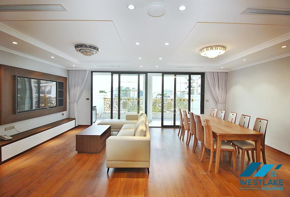 High floor and brand new 4 bedrooms apartment for rent in Tay Ho, Ha Noi