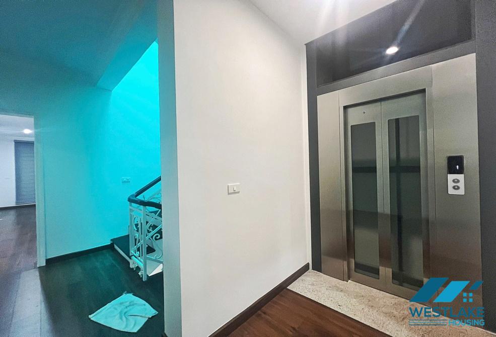 Nhà đẹp cho thuê tại khu đô thị Ciputra, quận Tây Hồ, Hà Nội