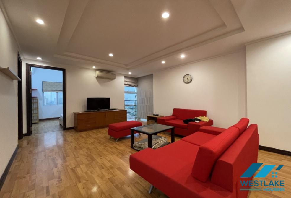 Cho thuê căn hộ 3 phòng ngủ đầy đủ nội thất, tầng cao, ban công rộng, nhiều tiện ích xung quanh