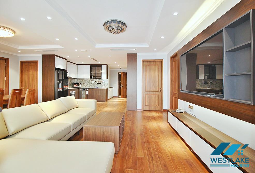 Cho Thuê Căn Hộ 4 Phòng Ngủ Mới Đẹp, Hiện Đại, Ở Tầng Cao Tòa Nhà Tại Tây Hồ, Hà Nội