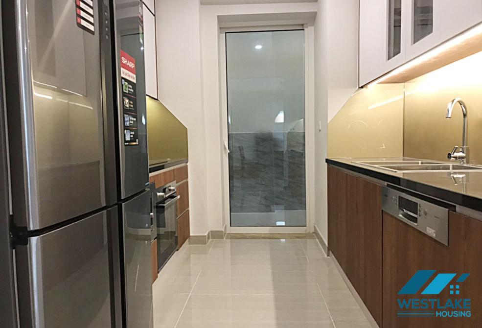 Căn hộ ba phòng ngủ tuyệt đẹp và đầy đủ tiện nghi tại Ciputra, quận Tây Hồ, Hà Nội