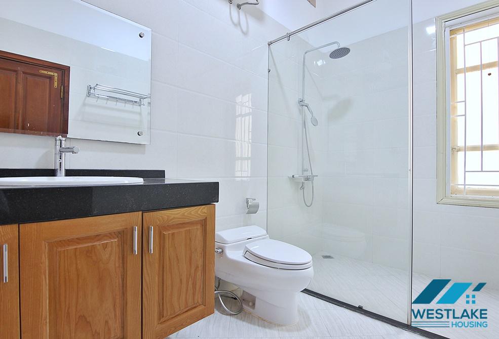 Nhà Đẹp 4 Phòng Ngủ Ban Công Sân Vườn Rộng Thoáng Sáng Cho Thuê Tại Tây Hồ, Hà Nội