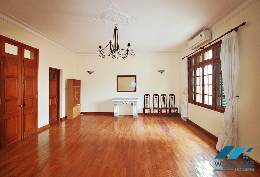 A bright and cozy villa for rent in Tay Ho, Ha Noi