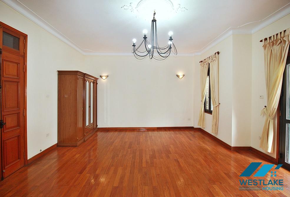 A bright and cozy villa for rent in Tay Ho, Ha Noi