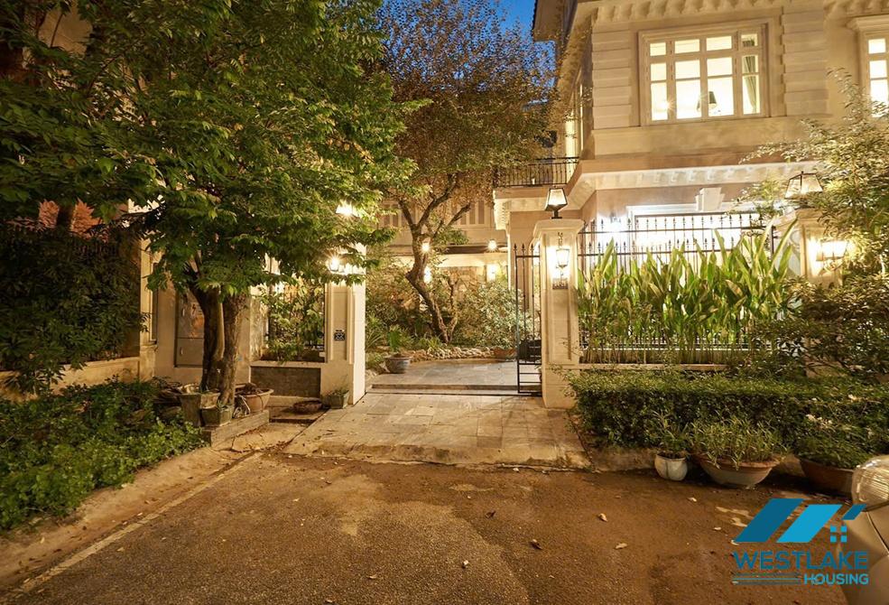 04 bedrooms Ciputra Villa with large Garden for Rent
