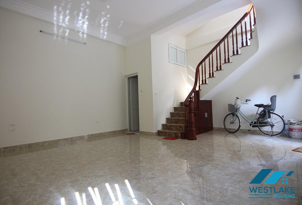 A newly 3 bedroom house for rent in Tay Ho, Ha Noi