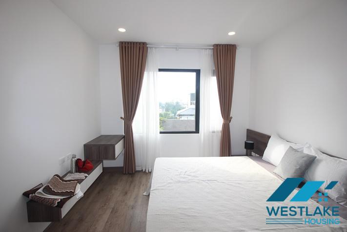 Căn Hộ 2 Phòng Ngủ Đẹp Sáng Thoáng Cho Thuê Tại Xuân Diệu Tây Hồ, Hà Nội