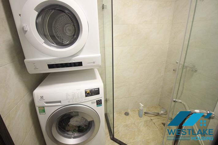 Căn Hộ 2 Phòng Ngủ Đẹp Sáng Thoáng Cho Thuê Tại Xuân Diệu Tây Hồ, Hà Nội