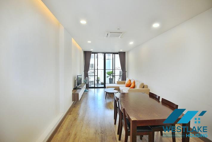 Cho Thuê Căn Hộ 2 Phòng Ngủ Thoáng Sáng Tại Phố Xuân Diệu Tây Hồ, Hà Nội