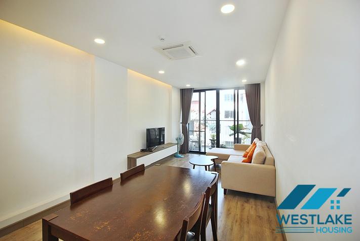 Cho Thuê Căn Hộ 2 Phòng Ngủ Thoáng Sáng Tại Phố Xuân Diệu Tây Hồ, Hà Nội