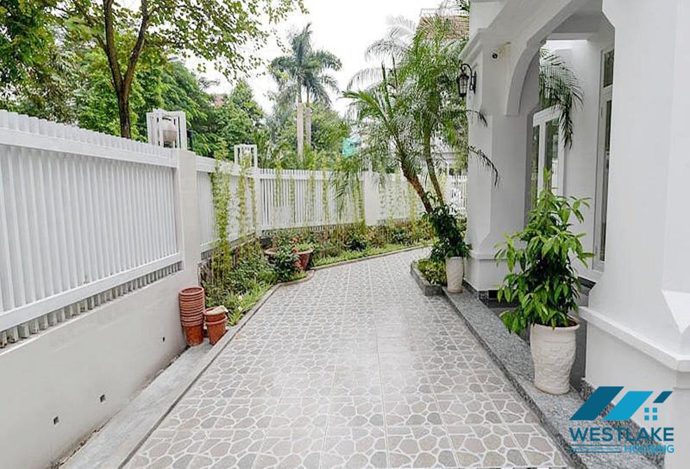 High quality house with modern furniture for rent in Ciputra, Tay Ho, Ha Noi