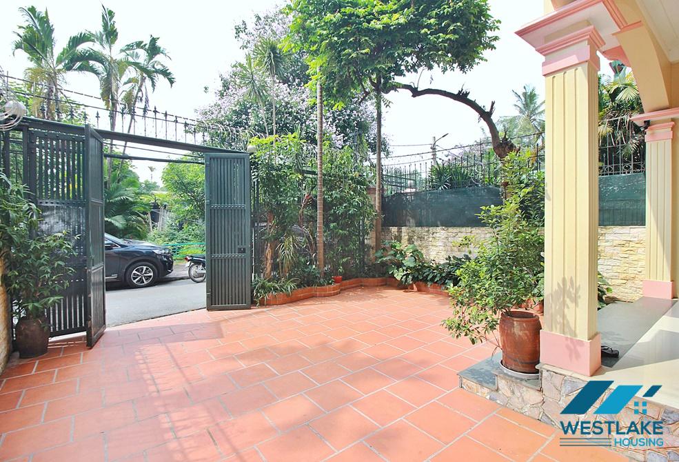 A large unfurnished house for rent in Tay Ho, Ha Noi