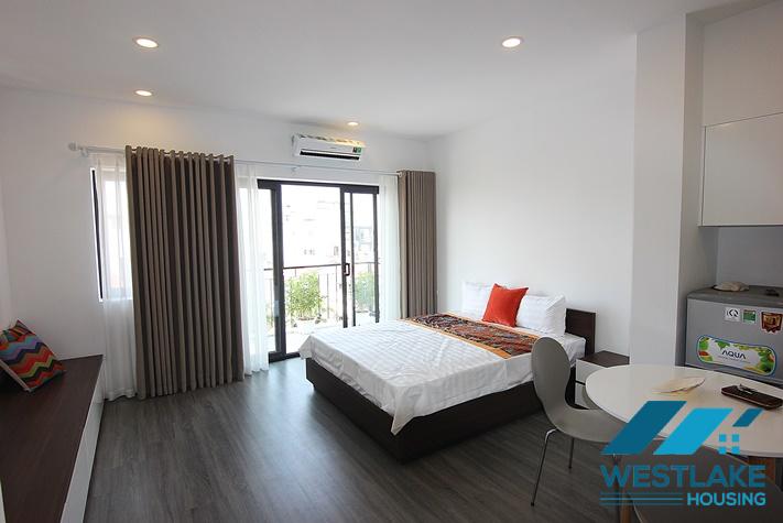 Cho Thuê Căn Hộ Studio Đẹp ,Tầng Cao Sáng Thoáng Tại Xuân Diêu Tây Hồ, Hà Nội